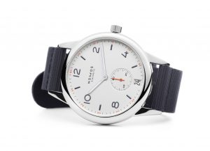 Nomos Club Automatic Date (ref 775) - on its side
