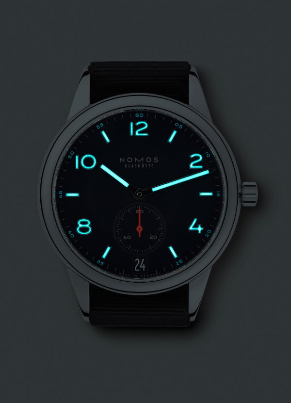 Nomos Club Automatic Date Atlantic (ref 776) - in the dark