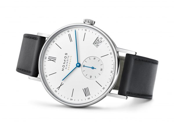 Nomos Ludwig Neomatik Date 41 (ref 260) - on its side