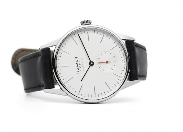 Nomos Orion Neomatik (ref 392) - on its side