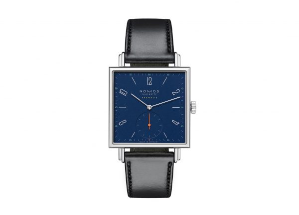 Nomos Tetra Neomatic 39 Midnight Blue (Ref 422) - showing strap