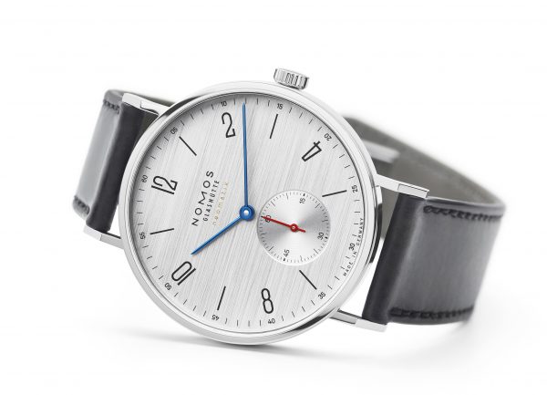 Tangente Neomatik 39 Silvercut (ref 141) - on its side