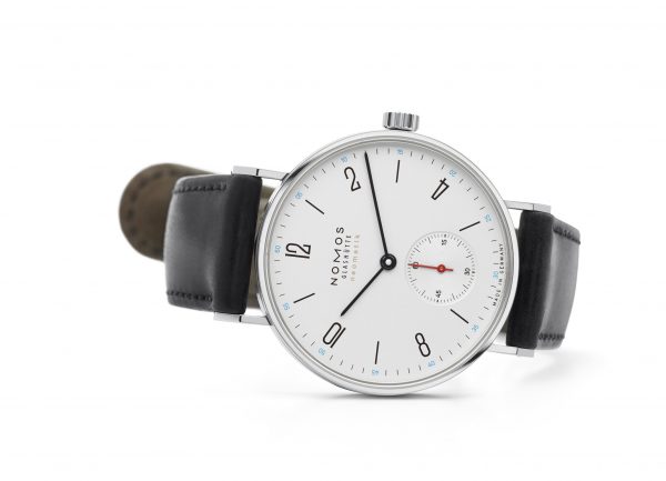 Nomos Tangente Neomatik (ref 175) - on its side