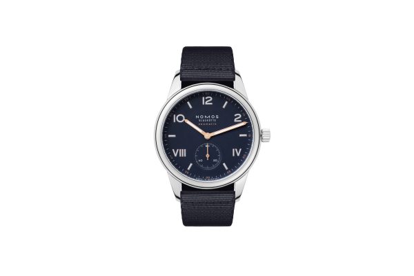 Nomos Club Campus neomatik 39 midnight blue (ref. 767) showing strap