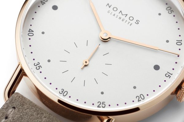 Nomos Metro Rose Gold 33 ref 1170 close-up 1